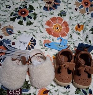 Carter's Cream Sherpa Booties & Brown Bow Stride Rite(munchkins)Set